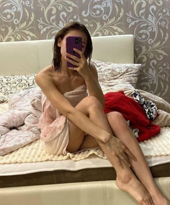 Мои услуги включают эксклюзивные эротические массажи, горячие игры и неограниченное удовольствие. Люблю эксперименты и готова предложить тебе много интересных возможностей. Меня обожают мои клиенты, они говорят, что я умею доставить настоящее наслаждение 🌟 У меня есть много фото, чтобы ты увидел, насколько я сексуальна и привлекательна. Не упускай шанс испытать незабываемые моменты со мной! 🌹 Чеслава